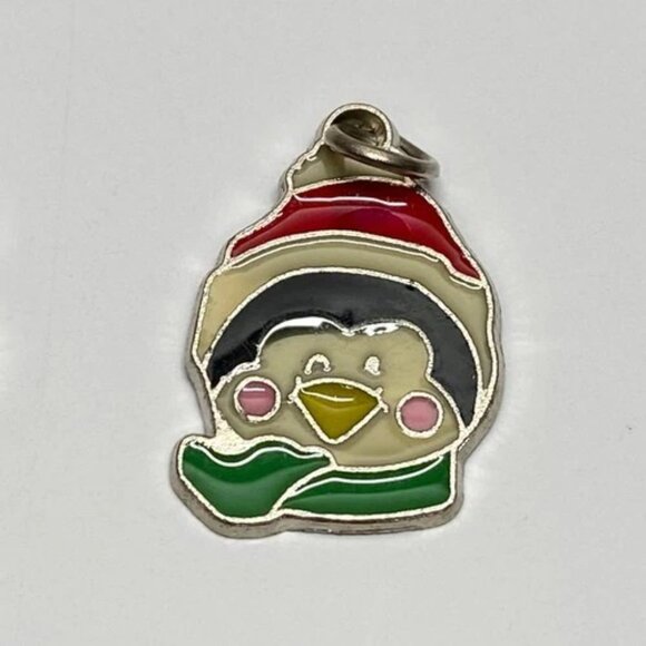 Vintage Holiday Penguins Charms 6 Set Red Green Black White Enamel Silver Tone - Picture 6 of 13